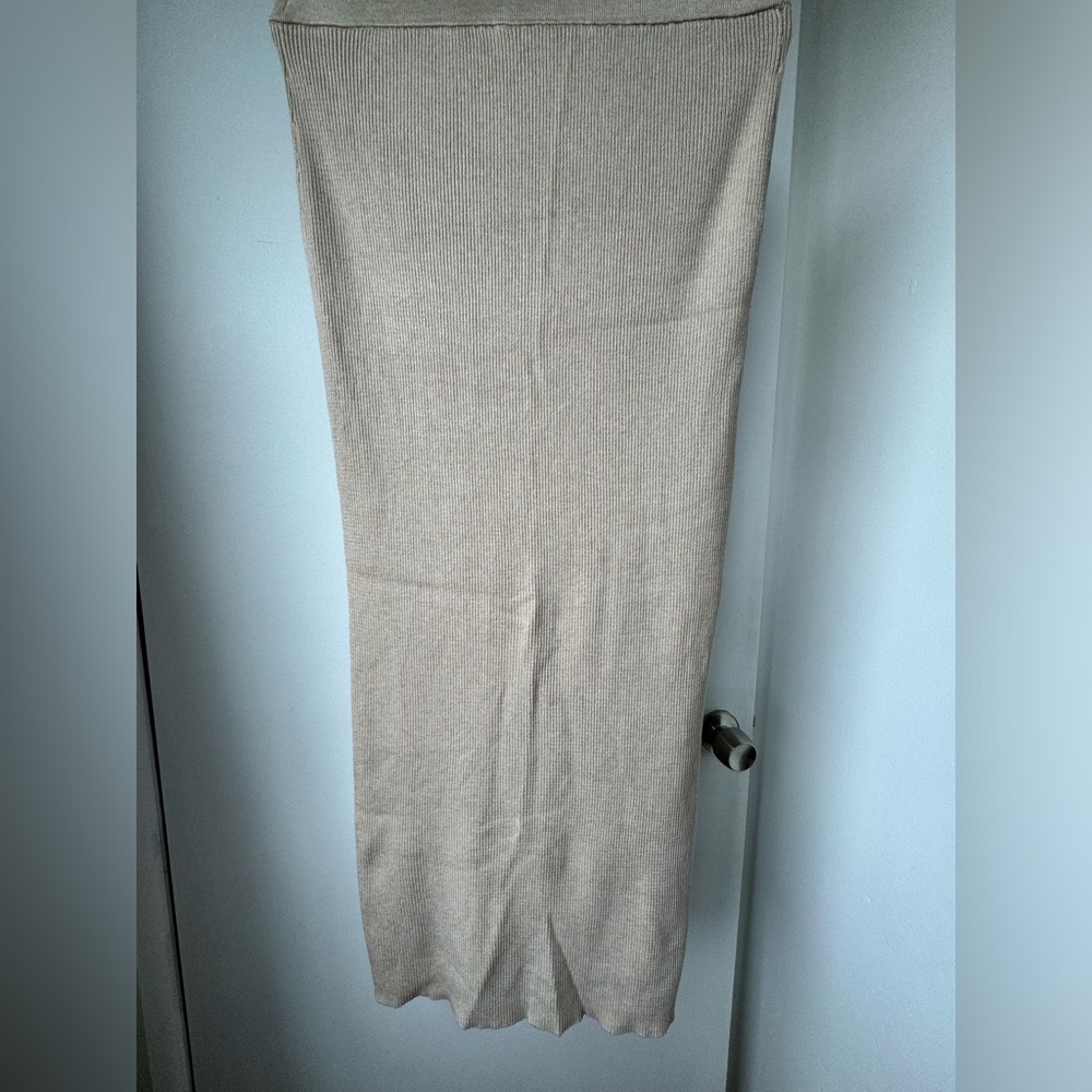 Ribbed maxi sweater skirt beige winter warm